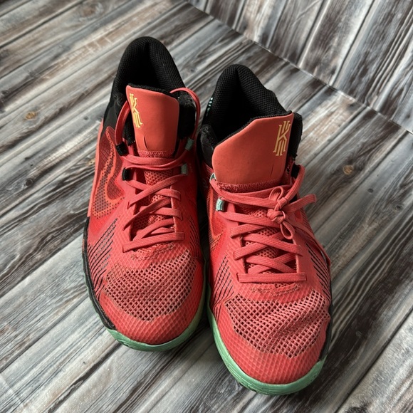 Nike Kyrie Flytrap 5, Magic Ember Dynamic Turquoise, Youth 4.5 - Picture 3 of 10